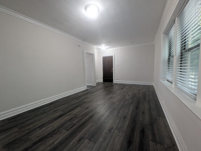 Photo - 5820 W Berteau Ave Unit 2