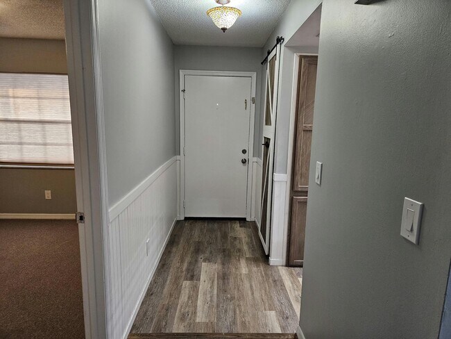 Photo - 3145 Sir Hamilton Cir Unit 11