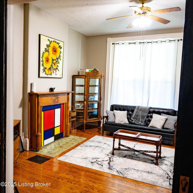 Photo - 1331 S Floyd St Unidad 1