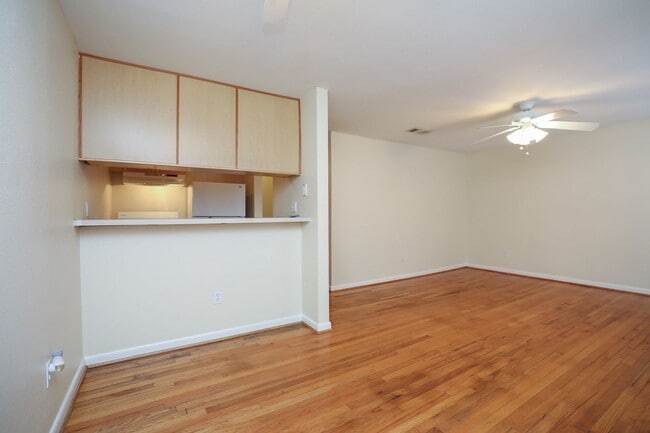 Photo - 1620 Hawthorne St Unit True