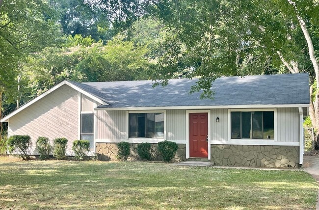 Updated 3 Bed/1.5 Bath Ranch In Serene Nei... - Updated 3 Bed/1.5 Bath Ranch In Serene Nei... House