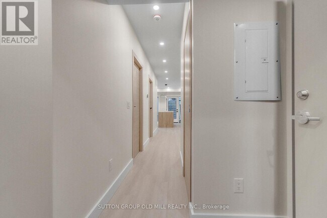 Photo - 625 Harvie Ave Unit 01