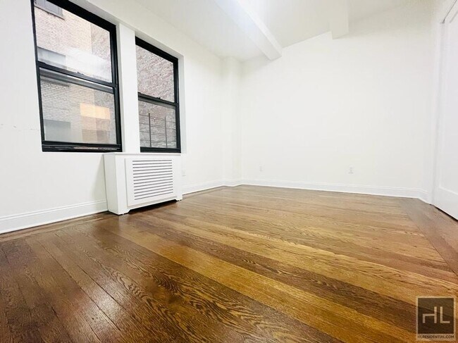 Photo - WEST 68 STREET Unidad 1C