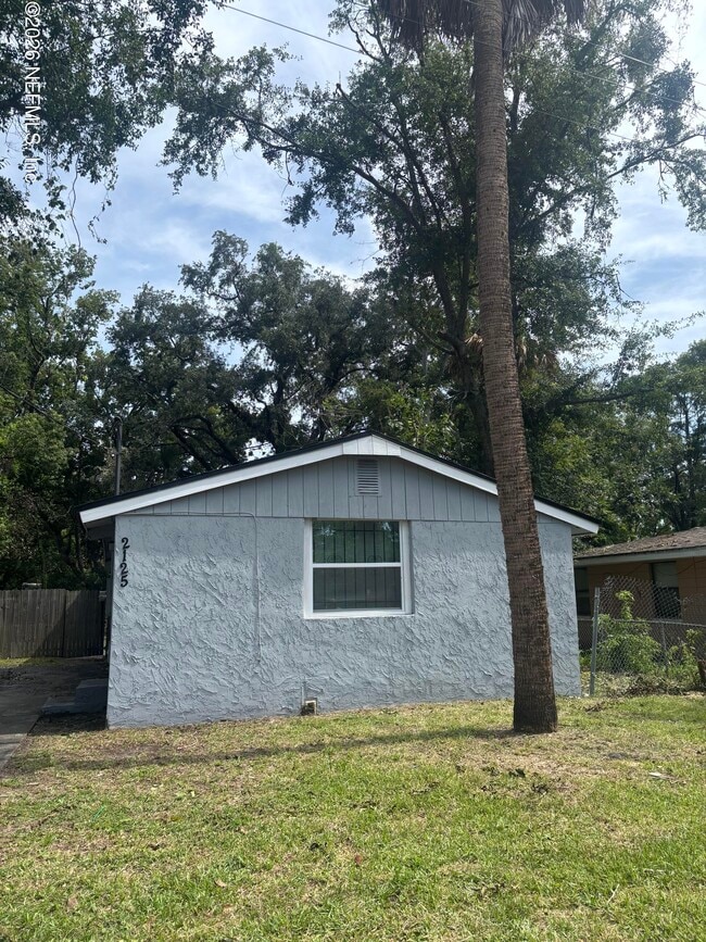Building Photo - 2125 Morehouse Rd