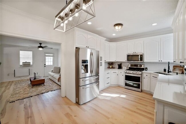 Photo - 616 Lebeau St Unidad A