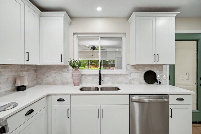 Photo - 2569 Richmar Dr