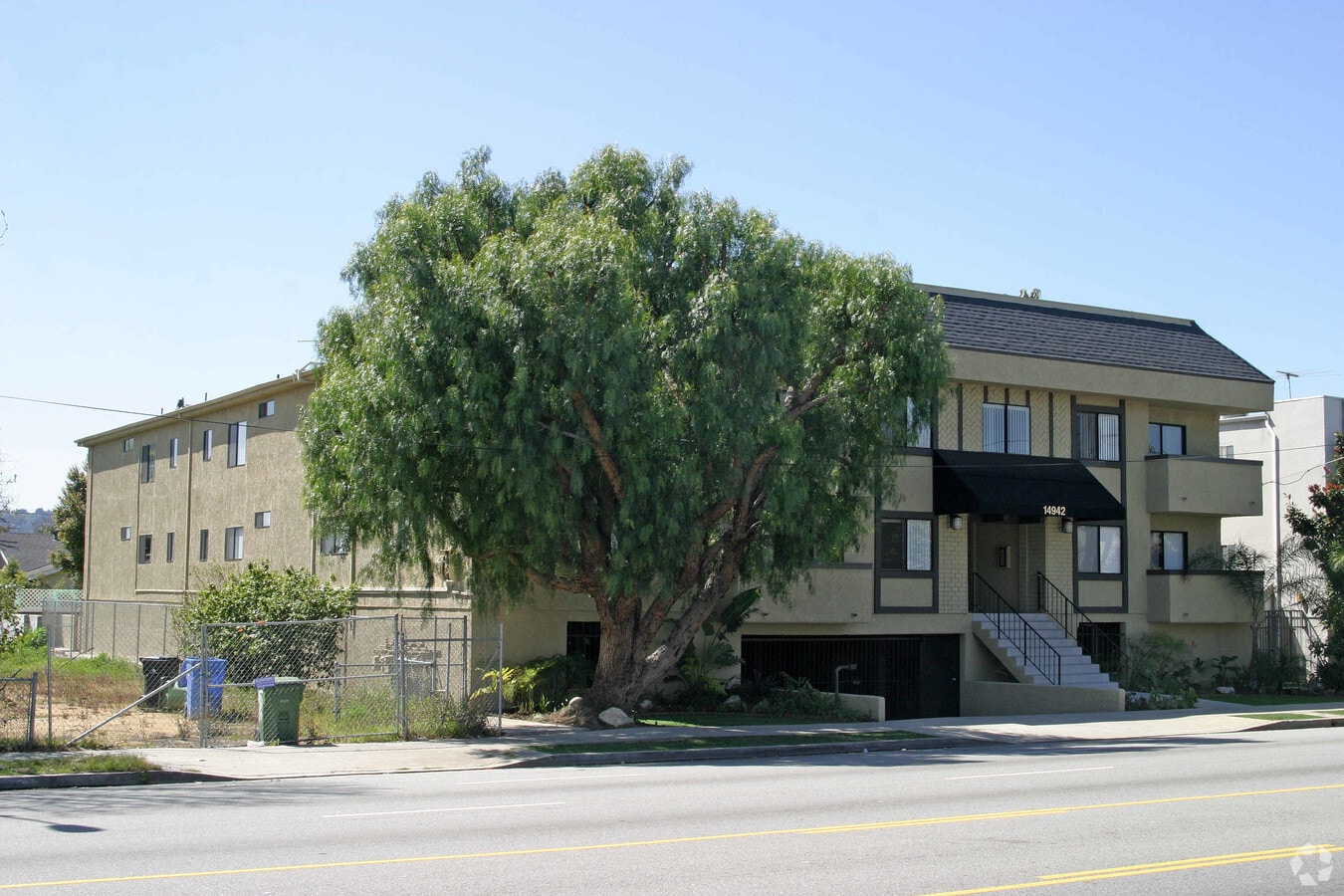 Photo - 14942 Burbank Blvd