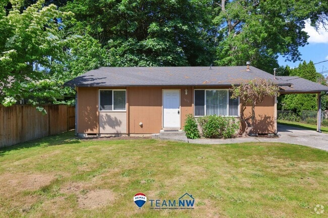 Building Photo - Move in ready now! 3 bedroom rambler in NE... Rental