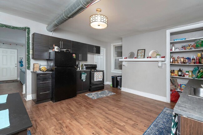 Photo - 3 bedroom in heart of South Side