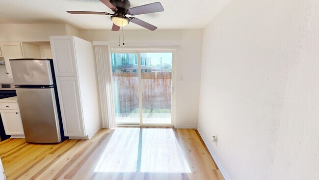 Photo - Central Austin One Bedroom Gem – Walk to Central Market! Unidad 2707-102