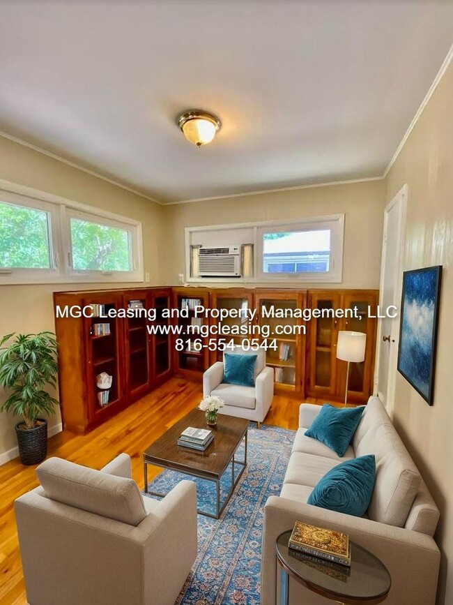 Charming Ranch Style Home Minutes From Dow... - Charming Ranch Style Home Minutes From Dow...