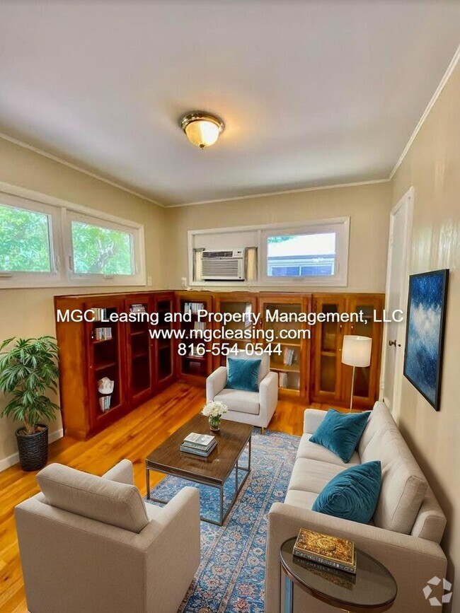 Building Photo - Charming Ranch Style Home Minutes From Dow...