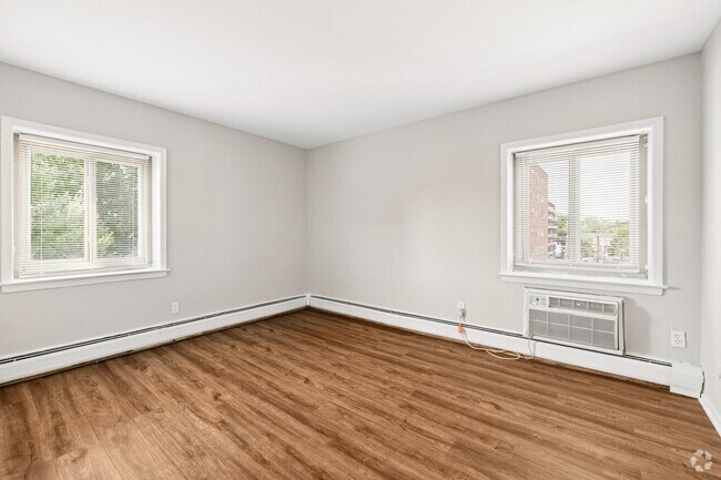 1BR, 1BA - 638SF - Bedroom