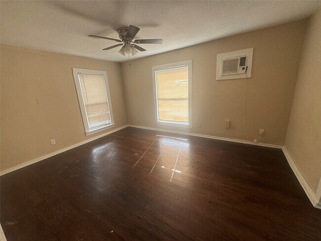 Building Photo - 7018 Avenue F Unit 3 Rental