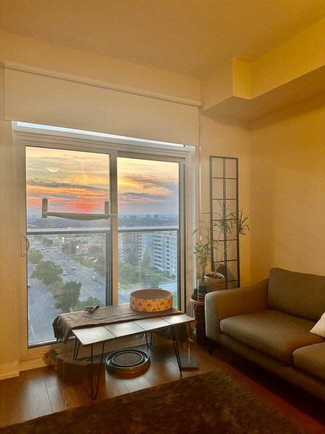 Photo - 870 Queenston Rd Unit 1211