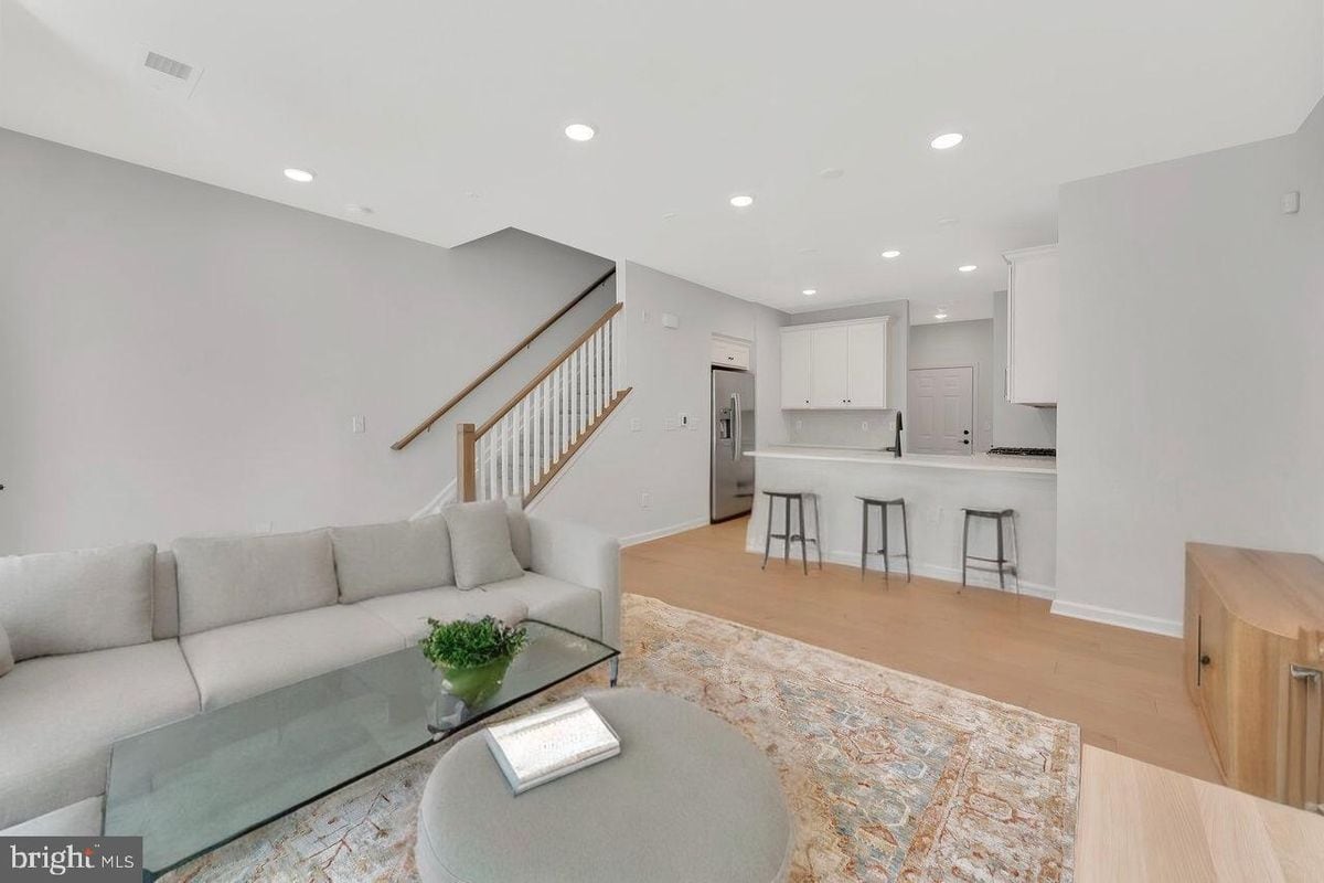 Photo - 606 Parker Blvd