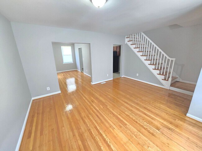 Photo - Beautiful 3 Bedroom 2 Bathroom East Baltim... House