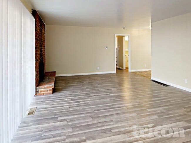 Photo - 1355 Royal Dr