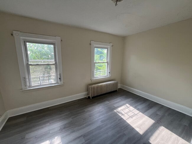 Photo - 144 Burnham St Unit 2