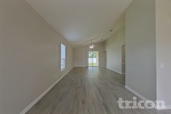Photo - 11941 Crooked River Rd