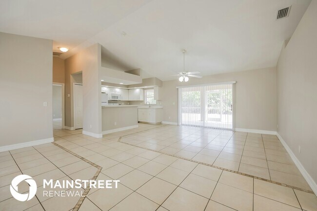 Photo - 448 Reading St