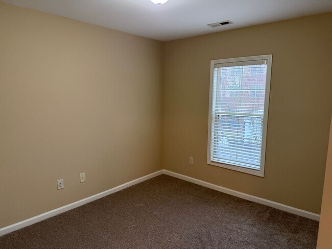 Photo - 2026 Highland Village Dr