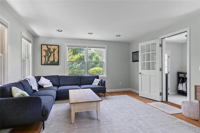 Photo - 30 Battery Ln