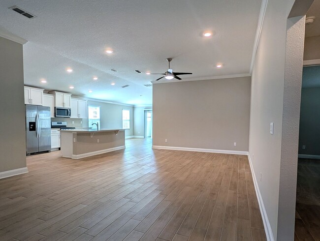 768 Narvarez Ave