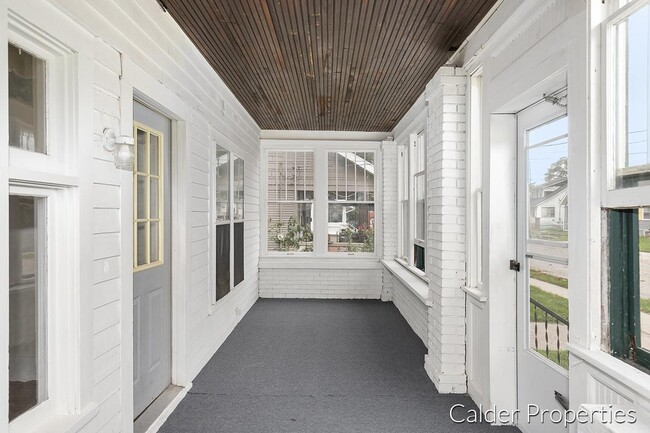 Building Photo - 1639 Wendler Ave SW Rental
