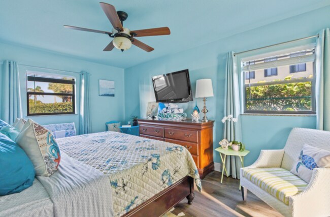 Photo - 715 S Ocean Dr