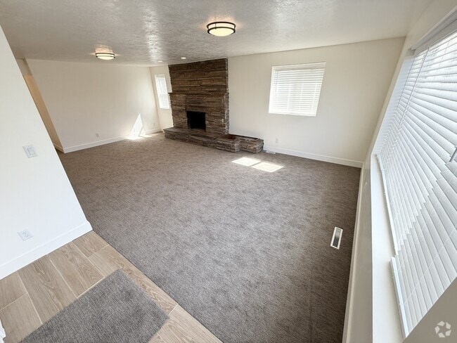 Building Photo - 675 E 1700 S St Rental