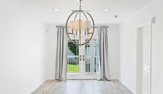 Photo - 4524 Tobias Ave