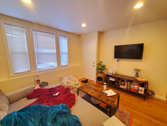 Photo - 20 Magoun St Unit 1