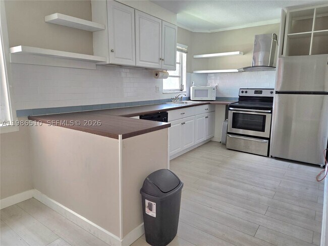 Photo - 1700 NE 191st St Unit 100
