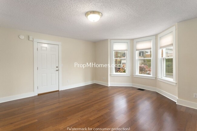 2725 SE Stark St Unidad 2725 SE Stark Street - Lower