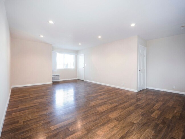 Photo - 1936 Corning St