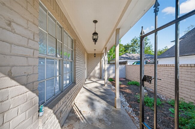 Photo - 5414 Spanish Oak Dr