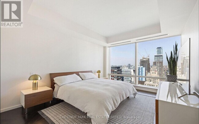 Photo - 180 University Ave Unité 3006