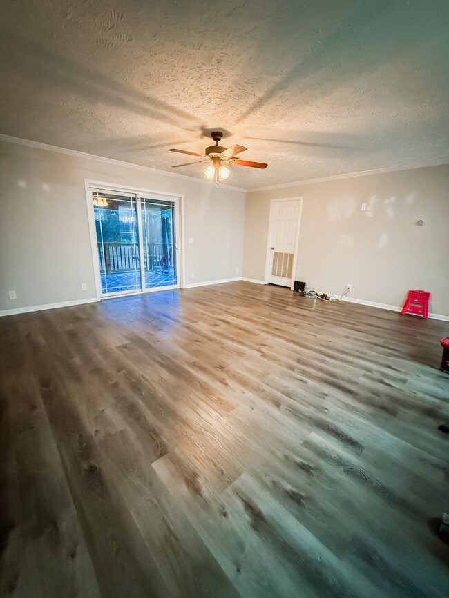 Photo - 106 Dolly Dr