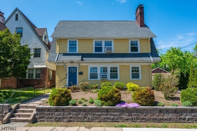 Building Photo - 200 Valley Rd Unit 2