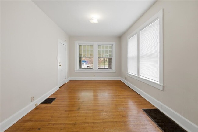 Photo - 5334 E Washington St Unit 5334 E Washington St -  1