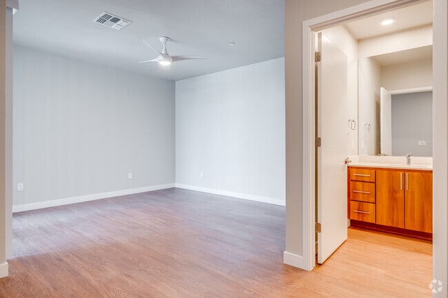 1BR, 1BA - 1,177SF