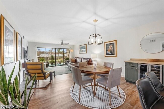 Photo - 700 Valley Stream Dr Unit 202