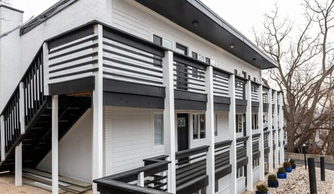 Photo - 320 Koch Ave