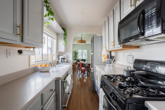 Photo - 4916 Long Branch Ave Unit ID1288258P