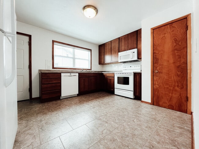 Photo - 921 Rainbow Dr