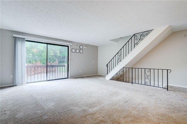 Photo - 133 Penn Ln