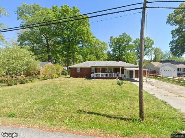 Photo - 712 Woodstock Rd