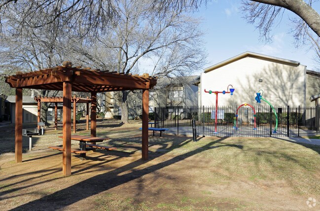 Photo - Westdale Hills Bonaventure