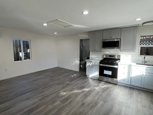 Photo - 1410 Sanborn Ave